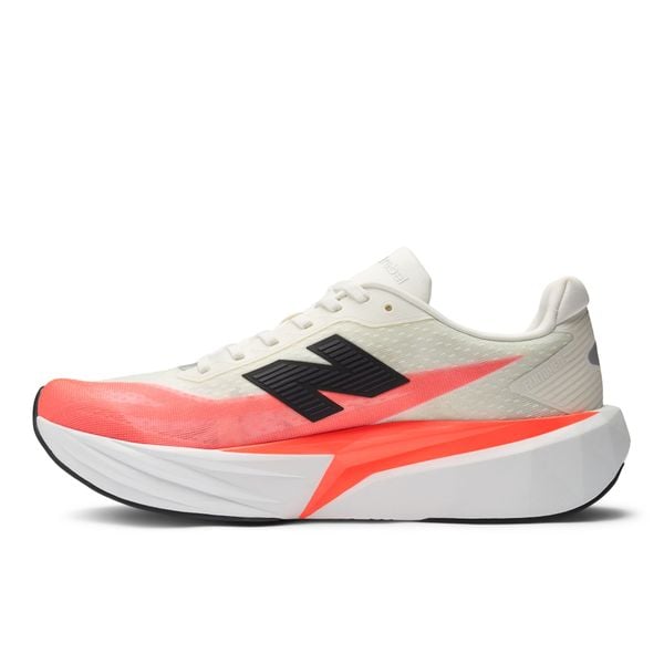  New Balance FuelCell Rebel v5 - Urgent Red / Sea Salt 