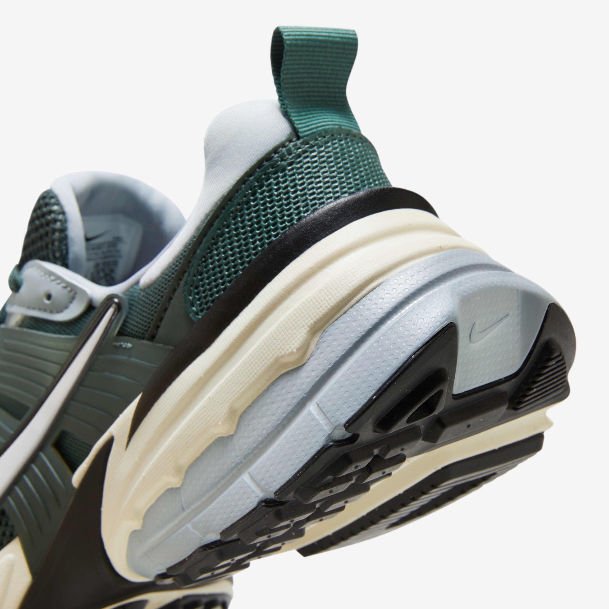  Nike V2K Run - Vintage Green 