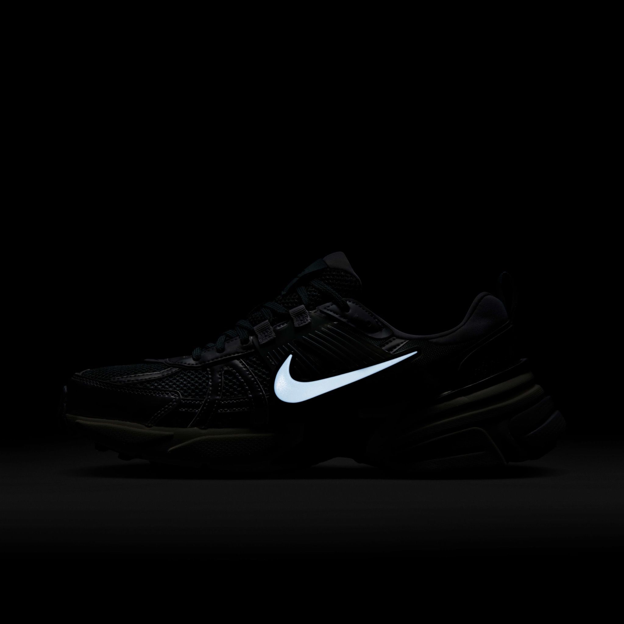  Nike V2K Run - Vintage Green 