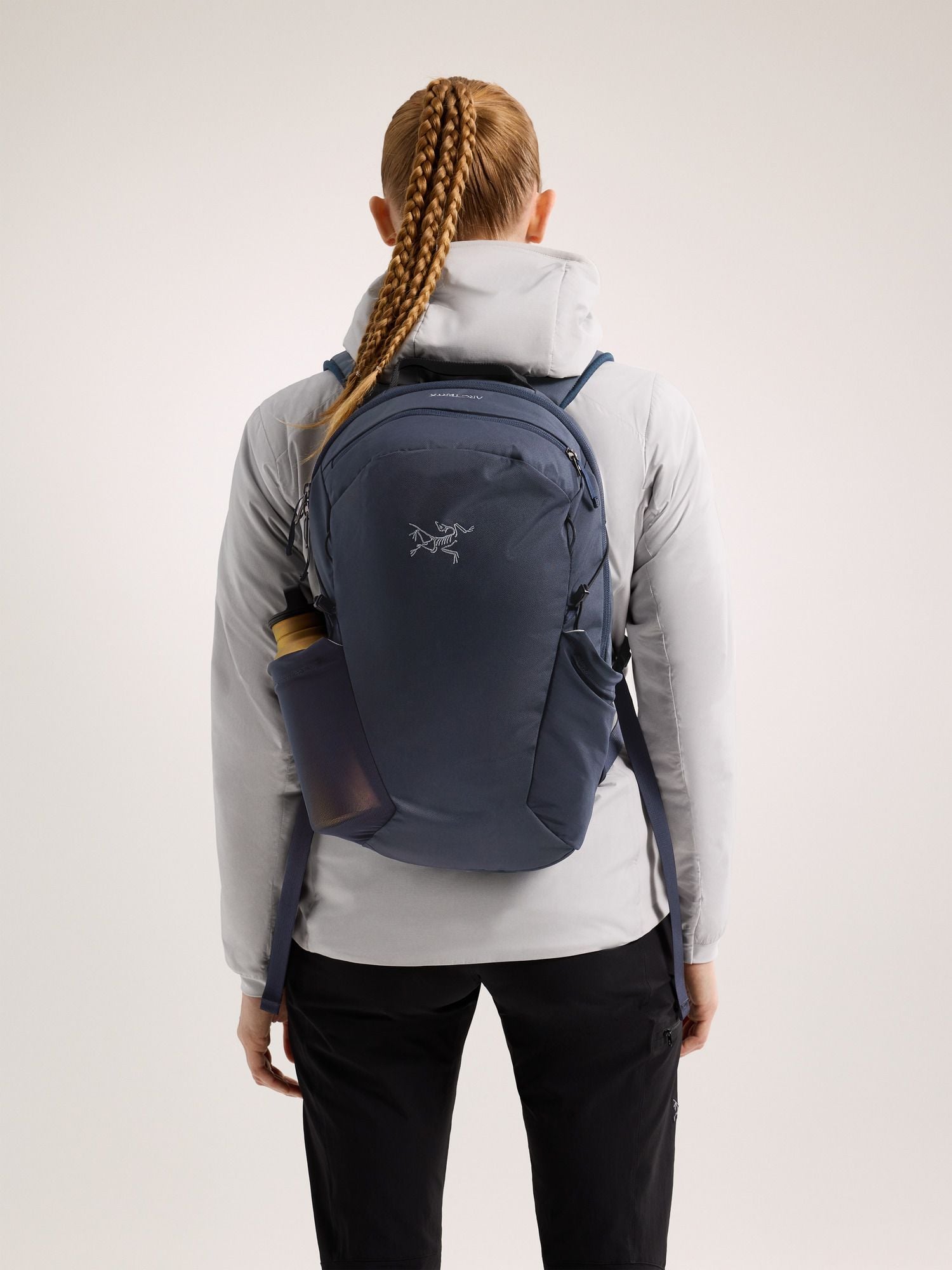  Arc'teryx Mantis 16 Backpack - Black / Sapphire 