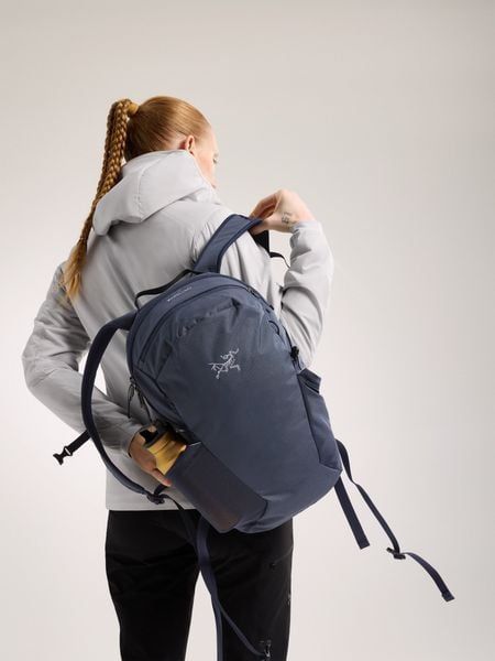  Arc'teryx Mantis 16 Backpack - Black / Sapphire 
