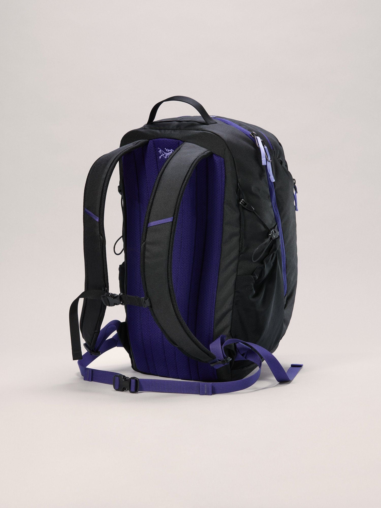  Arc'teryx Mantis 26 Backpack - Black / Soulsonic 