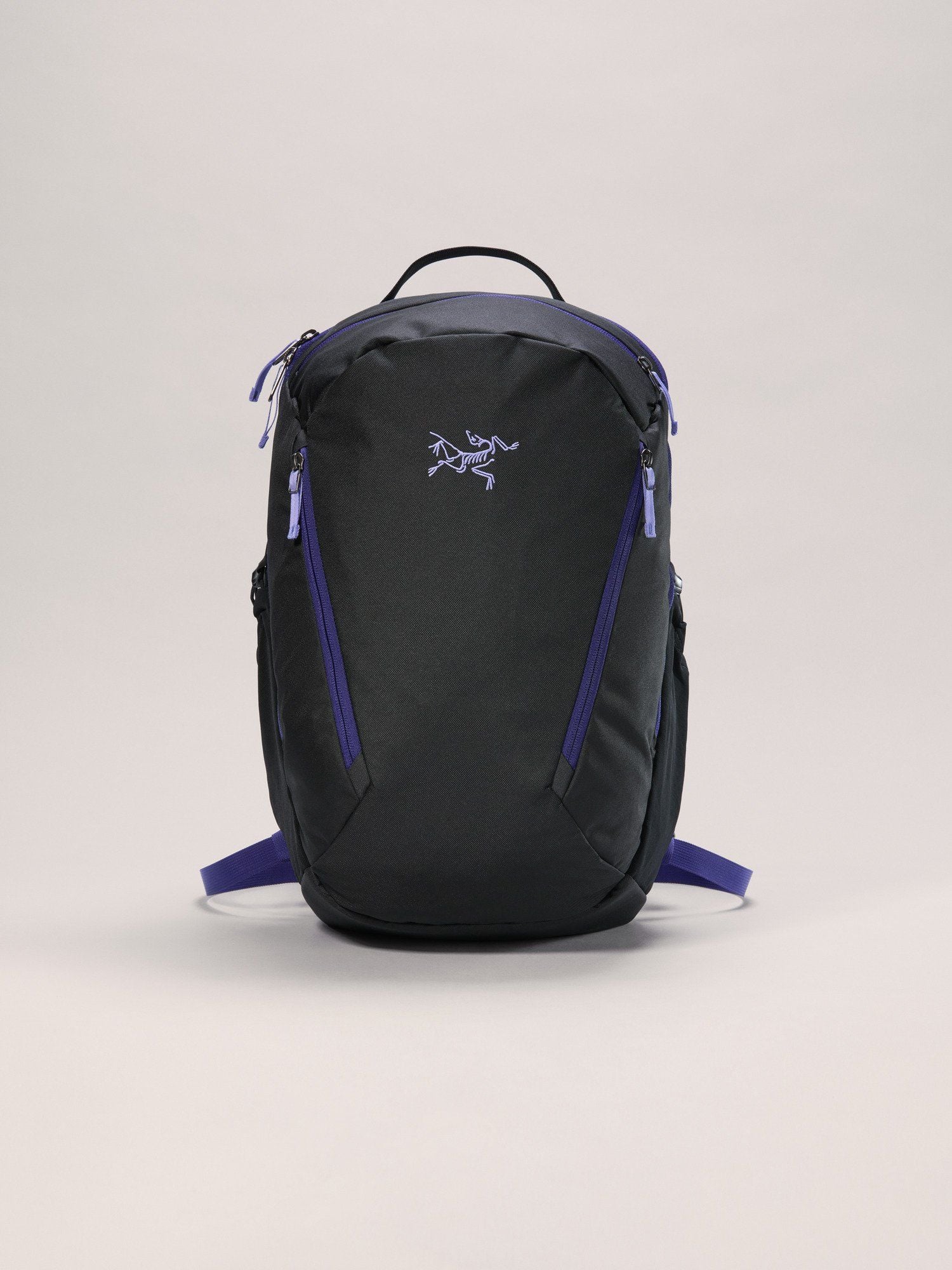  Arc'teryx Mantis 26 Backpack - Black / Soulsonic 