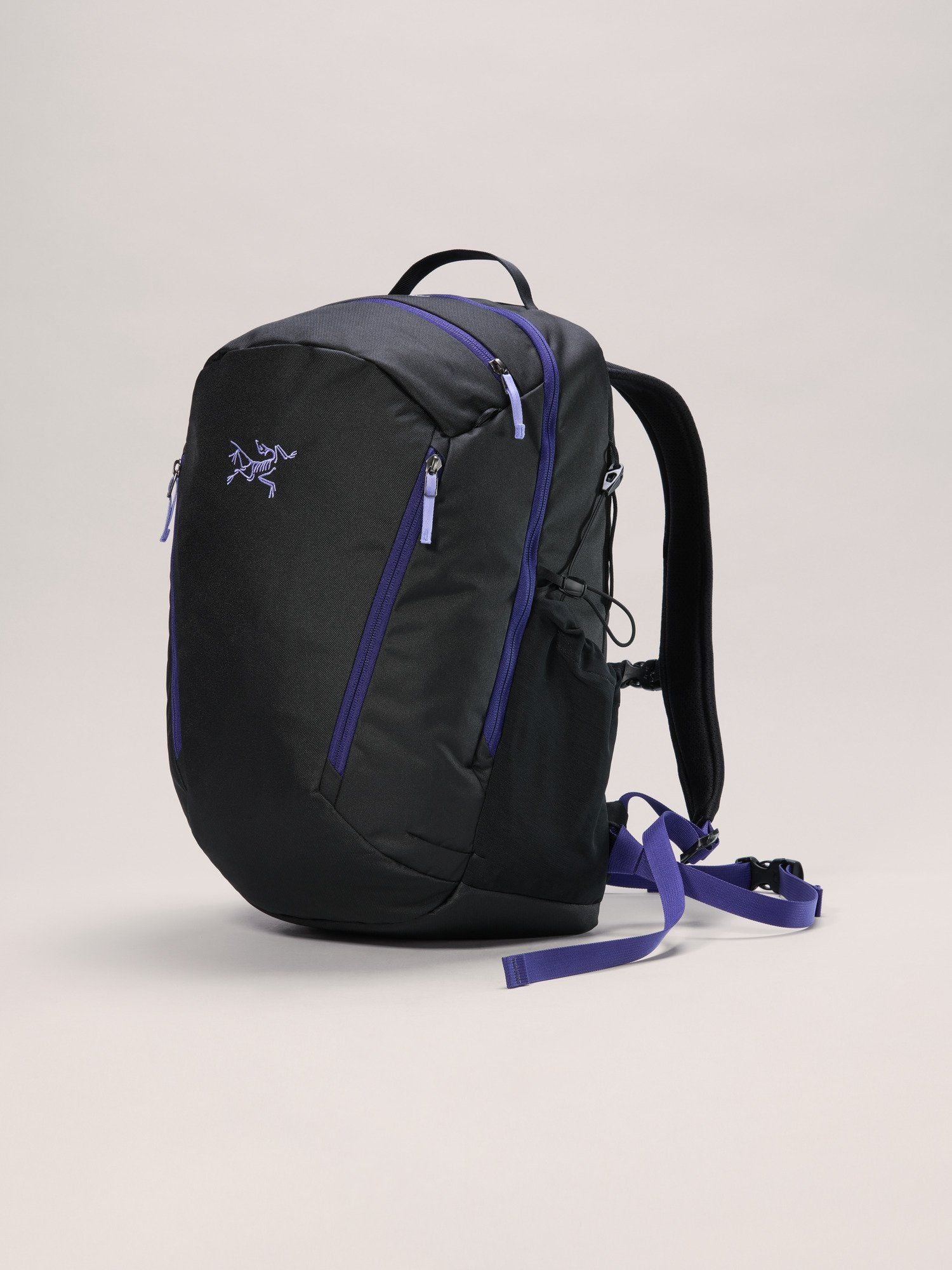  Arc'teryx Mantis 26 Backpack - Black / Soulsonic 