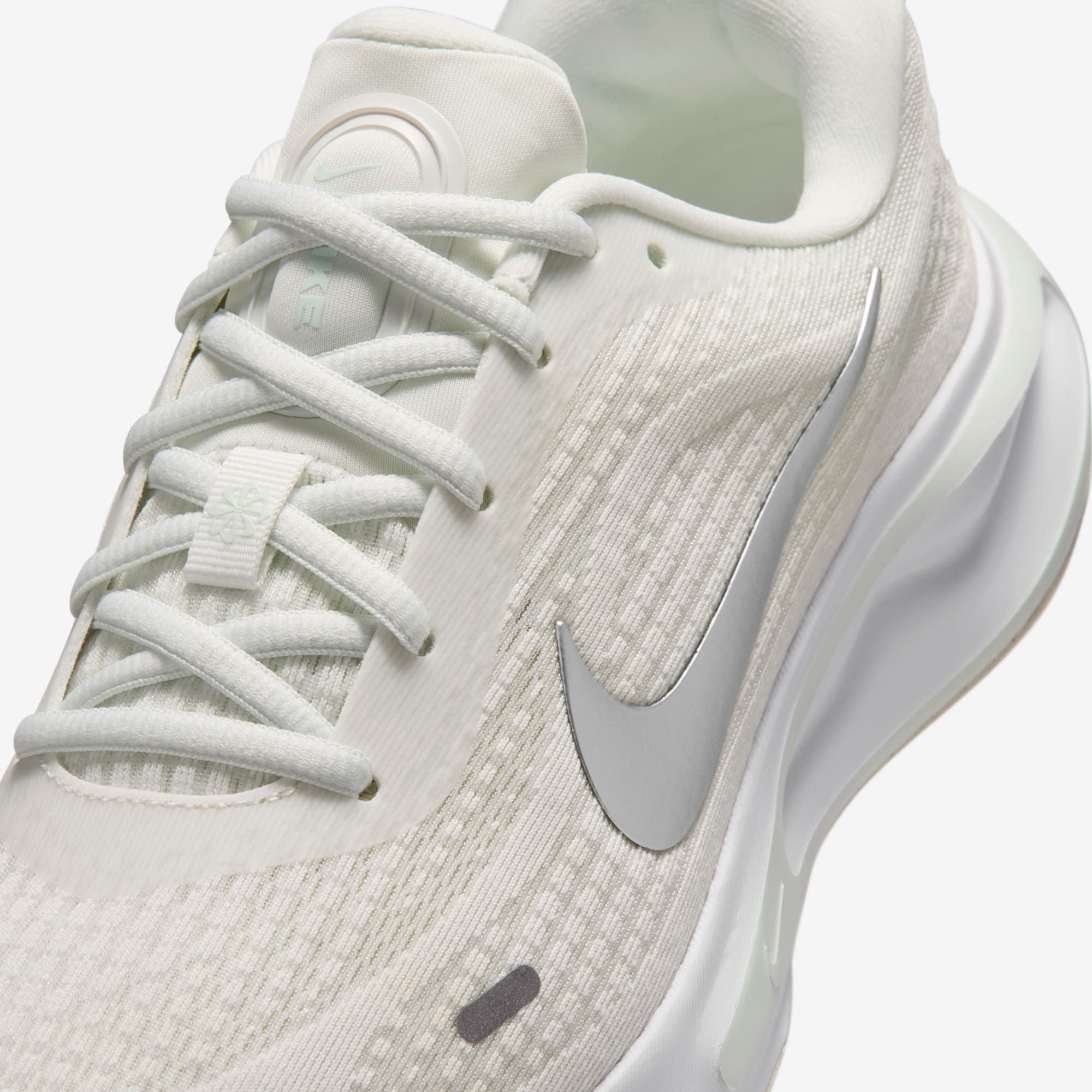  Nike Journey Run - Summit White / Barely Green 