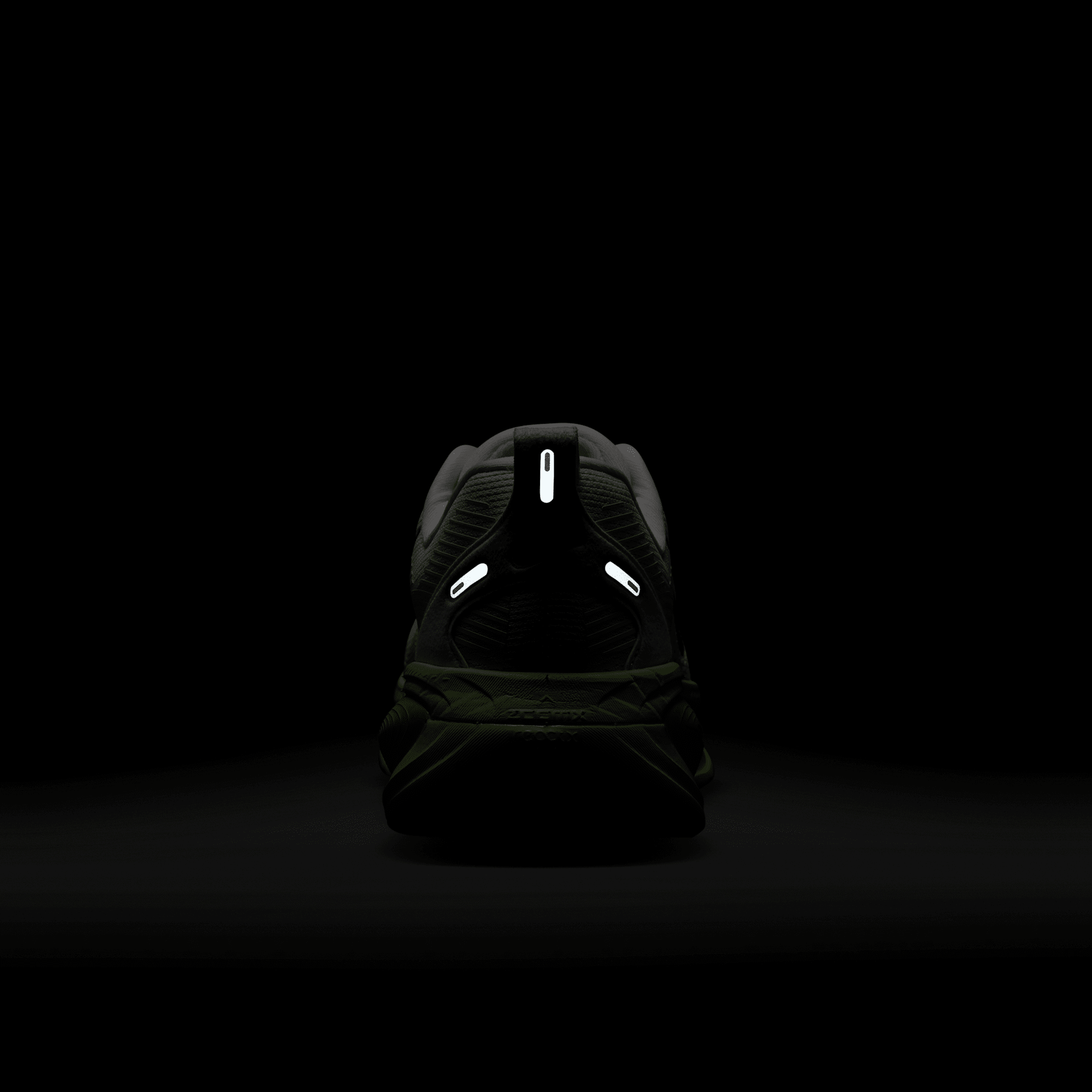  Nike Vomero 18 - White / Electric Green 