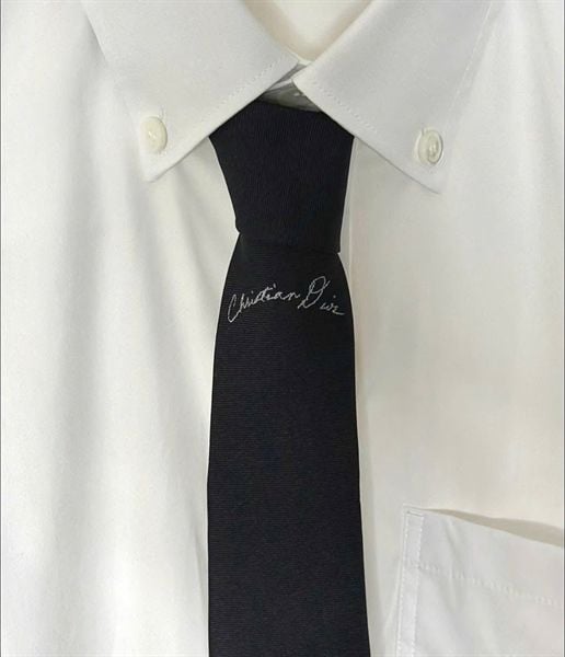  Caravat Dior Đen Chữ Nhỏ 49C1047B0962 902 