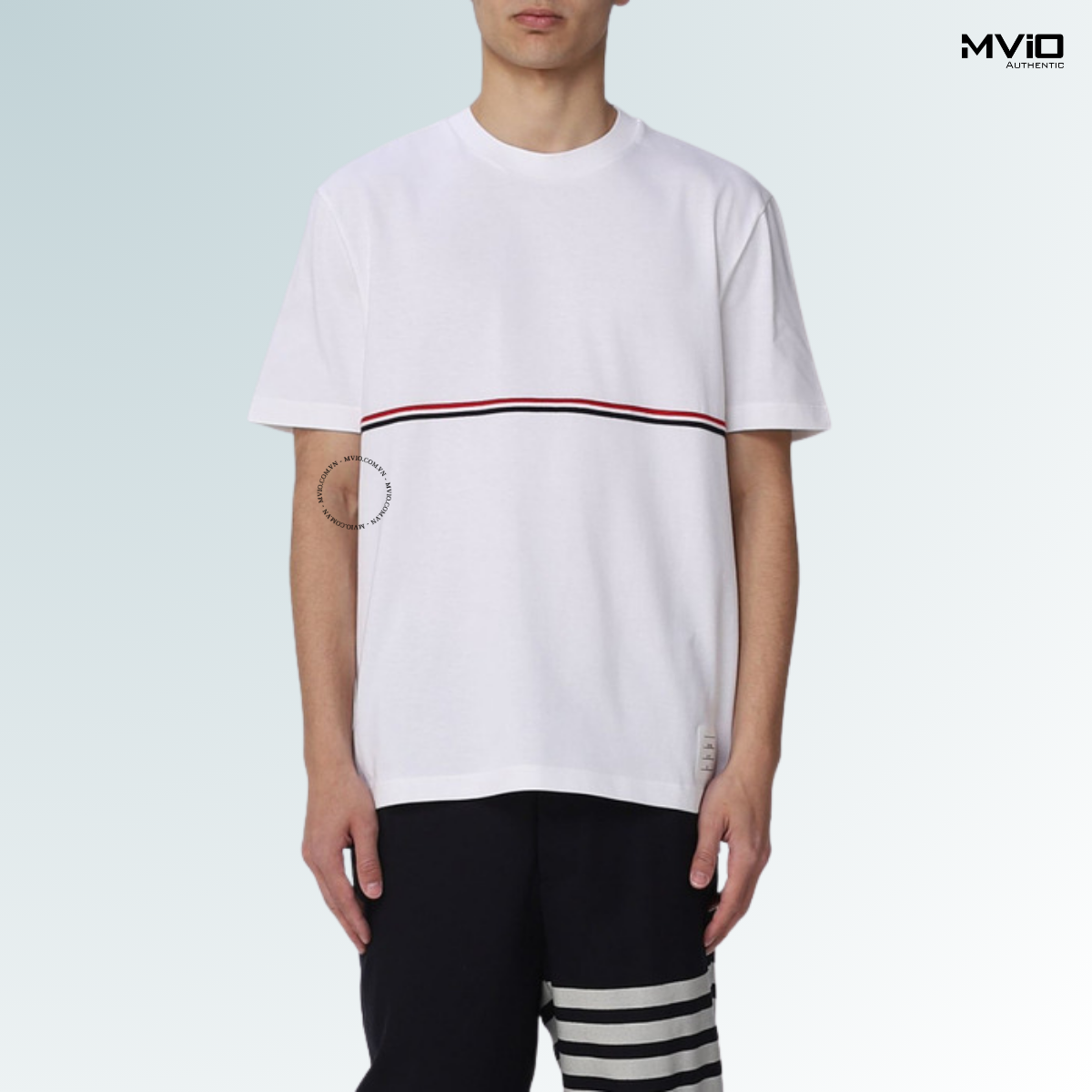  Phông Thom Browne Trắng Kẻ Màu MJS221 AJ0058 100 