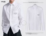  SƠ MI DIOR DÀI TAY TRẮNG CHỮ TÚI 1947 493C521A1581 004 