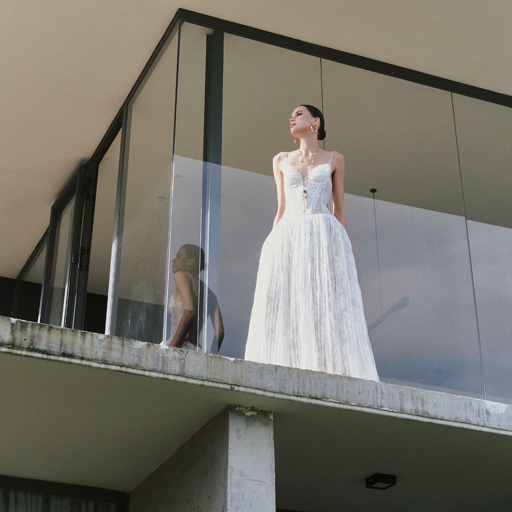 White Glimpse Dress