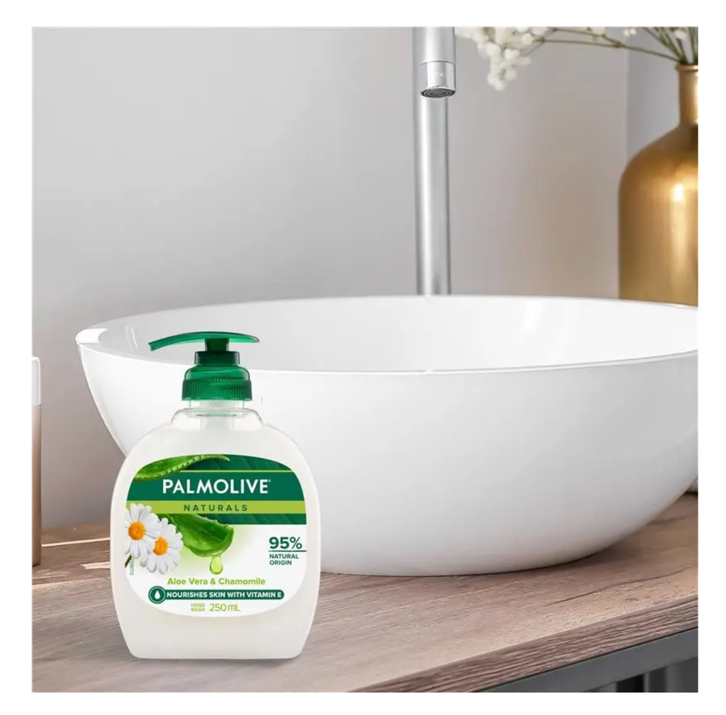 Palmolive Naturals Softwash Hand Wash Aloe Vera & Chamomile 250ml