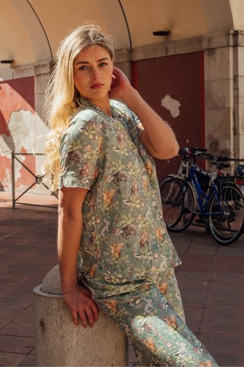  BKL08S6K01-BỘ LỬNG TOLE VỚI THIẾT KẾ CỔ PIJAMA NHẸ NHÀNG,ĐIỂM NHẤN RODE TINH TẾ GIÚP TÔN NÉT DUYÊN DÁNG, TRẺ TRUNG VÀ THOẢI MÁI SUỐT NGÀY HÈ 