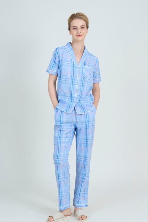  BKD01S5K19-BỘ DÀI KATE VỚI THIẾT KẾ CỔ SAM ĐIỂM NHẤN VIỀN  NỔI BẬT MANG LẠI SỰ THANH LỊCH VÀ THOẢI MÁI KHI MẶC 