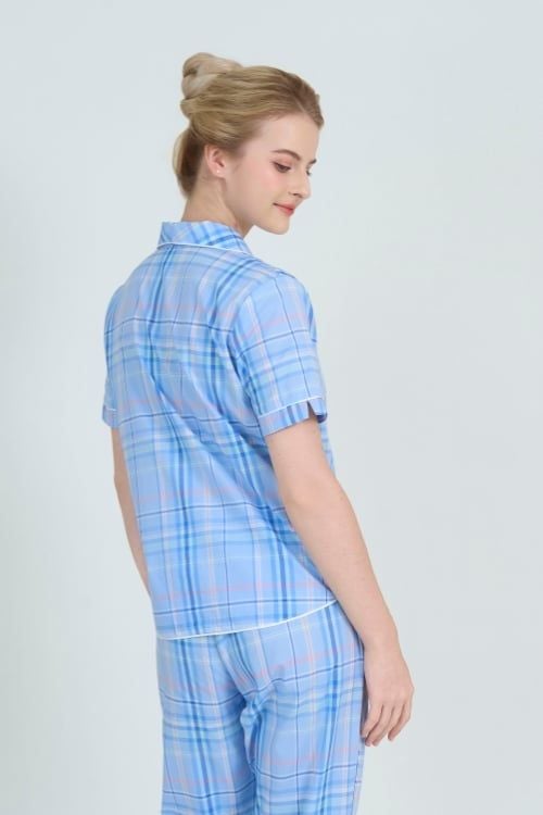  BKD01S5K19-BỘ DÀI KATE VỚI THIẾT KẾ CỔ SAM ĐIỂM NHẤN VIỀN  NỔI BẬT MANG LẠI SỰ THANH LỊCH VÀ THOẢI MÁI KHI MẶC 