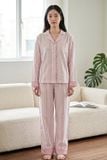 BKD01W6K02-BỘ DÀI KATE VỚI THIẾT KẾ CỔ PIJAMA ĐIỂM NHẤN VIỀN  NỔI BẬT MANG LẠI SỰ THANH LỊCH VÀ THOẢI MÁI KHI MẶC 