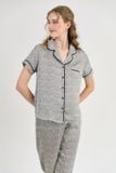  BKD02S5S16-BỘ SATIN DÀI VỚI THIẾT KẾ PIJAMA ĐIỂM NHẤN VIỀN NỔI BẬT MANG LẠI SỰ TRẺ TRUNG VÀ DUYÊN DÁNG 