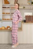  BKD02W6K02-BỘ DÀI KATE NỈ VỚI THIẾT KẾ CỔ PIJAMA MANG ĐẾN SỰ THANH LỊCH VÀ ẤM ÁP, LÀ LỰA CHỌN LÝ TƯỞNG CHO MÙA THU ĐÔNG 