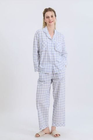  BKD13W5K01-BỘ DÀI KATE VỚI THIẾT KẾ CỔ PIJAMA PHỐI BÈO TINH TẾ  MANG ĐẾN VẺ ĐẸP DUYÊN DÁNG,TRẺ TRUNG VÀ TẠO CẢM GIÁC THOẢI MÁI KHI MẶC 