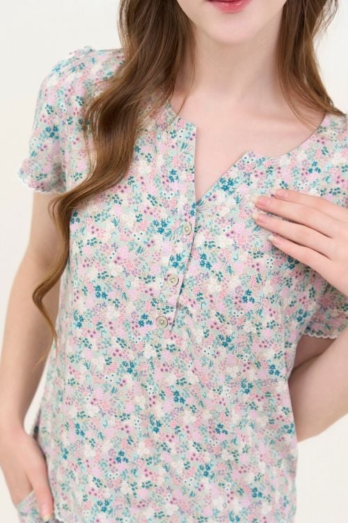  BKL02W5K02-BỘ LỬNG TOLE VỚI THIẾT KẾ CỔ TRÒN XẺ TRỤ V ĐIỂM NHẤN RODE NỐI BẬT MANG ĐẾN SỰ SANG TRỌNG VÀ DUYÊN DÁNG TẠO CẢM GIÁC THOẢI MÁI KHI MẶC 