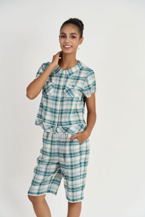  BKL051S52-BỘ LỬNG KATE VỚI THIẾT KẾ CỔ LÁ SEN PHỐI VIỀN NỔI BẬT TẠO SỰ TRẺ TRUNG VÀ NĂNG ĐỘNG MANG ĐẾN CẢM GIÁC THOẢI MÁI KHI MẶC 