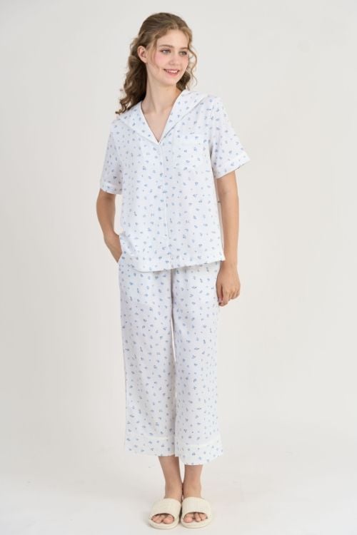  BLS01S5S02-BỘ LỬNG SATIN HOA NHÍ VỚI THIẾT KẾ CỔ SAM MANG PHONG CÁCH THANH LỊCH VÀ THOẢI MÁI . 