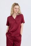  BLS01S6S01-BỘ LỬNG SATIN VỚI THIẾT KẾ CỔ SƠ MI CHỮ V PHỐI NẸP NÚT TINH TẾ, TÔN LÊN VẺ THANH LỊCH VÀ NỮ TÍNH, MANG LẠI CẢM GIÁC THOẢI MÁI KHI MẶC. 