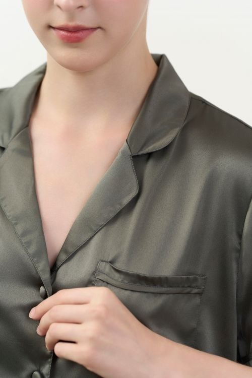  BSD01W5S05-BỘ SATIN DÀI THIẾT KẾ CỔ PIJAMA ĐƠN GIẢN  TẠO CẢM GIÁC TINH TẾ VÀ THANH LỊCH 