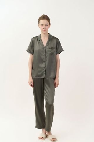  BSD01W5S05-BỘ SATIN DÀI THIẾT KẾ CỔ PIJAMA ĐƠN GIẢN  TẠO CẢM GIÁC TINH TẾ VÀ THANH LỊCH 