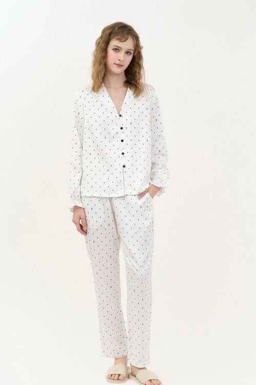  BSD02W5S06-BỘ SATIN DÀI VỚI THIẾT KẾ CỔ PIJAMA  TAY PHỒNG MANG LẠI SỰ DUYÊN DÁNG VÀ THOẢI MÁI 