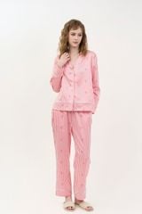BSD03W5S04-BỘ SATIN DÀI VỚI THIẾT KẾ CỔ PIJAMA PHỐI REN NỔI BẬT  MANG PHONG CÁCH THANH LỊCH VÀ TẠO CẢM GIÁC THOẢI MÁI KHI MẶC.