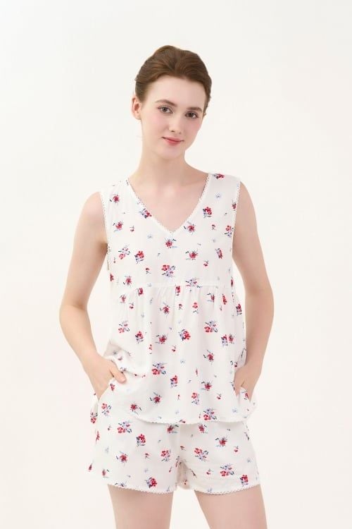  BSK02S5K22-BỘ SHORT TOLE CỔ V VỚI ĐIỂM NHẤN RODE NỔI BẬT MANG ĐẾN CẢM GIÁC TƯƠI MỚI VÀ NGỌT NGÀO. 