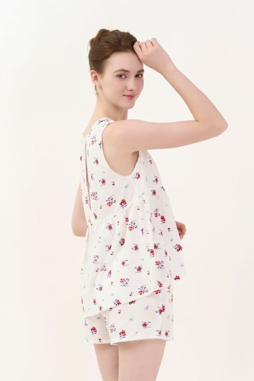  BSK02S5K22-BỘ SHORT TOLE CỔ V VỚI ĐIỂM NHẤN RODE NỔI BẬT MANG ĐẾN CẢM GIÁC TƯƠI MỚI VÀ NGỌT NGÀO. 