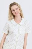  BSK03W5K21-BỘ SHORT KATE THIẾT KẾ CỔ LÁ SEN VỚI ĐIỂM NHẤN RODE NỔI BẬT TẠO CẢM GIÁC THOẢI MÁI VÀ TRẺ TRUNG. 