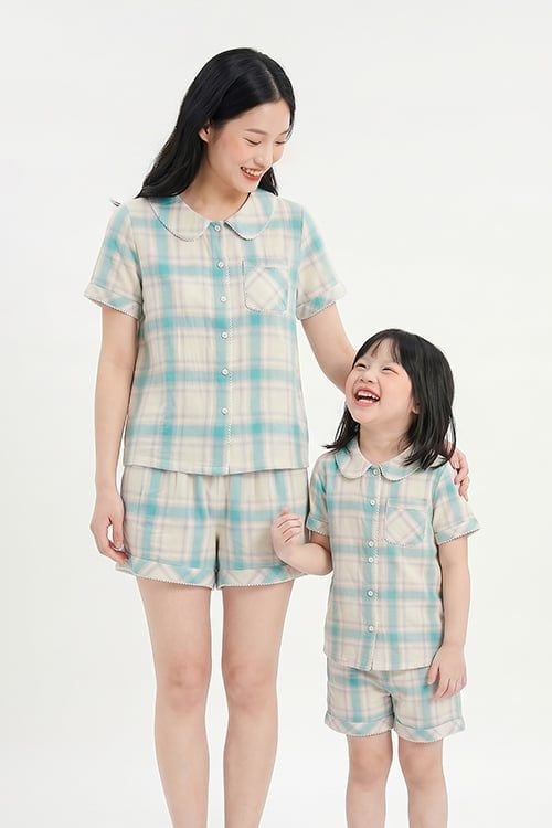  BSK03W5K25-BỘ SHORT KATE THIẾT KẾ CỔ LÁ SEN VỚI ĐIỂM NHẤN RODE NỔI BẬT TẠO CẢM GIÁC THOẢI MÁI VÀ TRẺ TRUNG. 