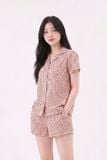  BSK03W5K27-BỘ SHORT KATE THIẾT KẾ CỔ LÁ SEN VỚI ĐIỂM NHẤN RODE NỔI BẬT TẠO CẢM GIÁC THOẢI MÁI VÀ TRẺ TRUNG. 