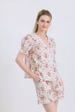  BSK06W5K02-BỘ SHORT KATE VỚI THIẾT KẾ CỔ LÁ SEN ĐIỂM NHẤN BÈO NỔI BẬT MANG  ĐẾN SỰ DUYÊN DÁNG VÀ TRẺ TRUNG TẠO CẢM GIÁC THOẢI MÁI KHI MẶC 