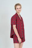  BSK08W5K01-BỘ SHORT KATE VỚI THIẾT KẾ CỔ PIJAMA KẾT HỢP HỌA TIẾT CARO ĐỎ MANG  ĐẾN SỰ TRẺ TRUNG  VÀ NĂNG ĐỘNG RẤT PHÙ HỢP ĐỂ DIỆN TRONG DỊP TẾT 