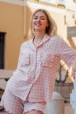  BSK09S6K01-BỘ SHORT KATE VỚI THIẾT KẾ CỔ PIJAMA PHỐI BÈO TINH TẾ MANG  ĐẾN SỰ TRẺ TRUNG  VÀ NĂNG ĐỘNG, TẠO CẢM GIÁC THOẢI MÁI KHI MẶC 