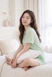  BSK10S6K01-BỘ SHORT KATE VỚI THIẾT KẾ CỔ PIJAMA ĐIỂM NHẤN VIỀN NỔI BẬT MANG ĐẾN SỰ TRẺ TRUNG, NĂNG ĐỘNG VÀ TẠO CẢM GIÁC THOẢI MÁI KHI MẶC 