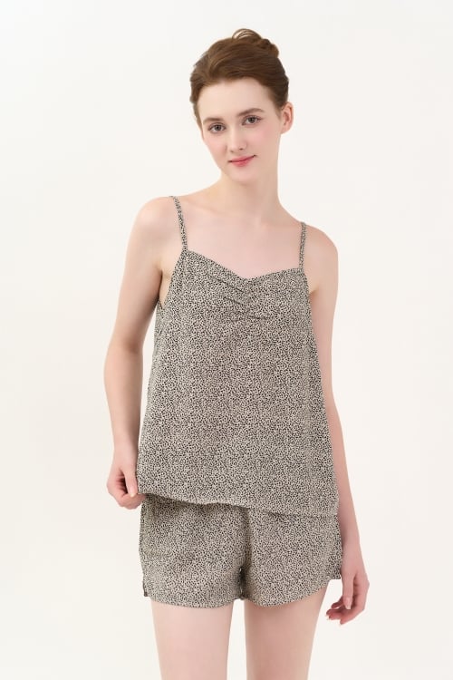 BSS012W41-BỘ SATIN SHORT VỚI THIẾT KẾ 2 DÂY QUYẾN RŨ, MANG LẠI CẢM GIÁC MỀM MẠI VÀ THOÁNG MÁT.