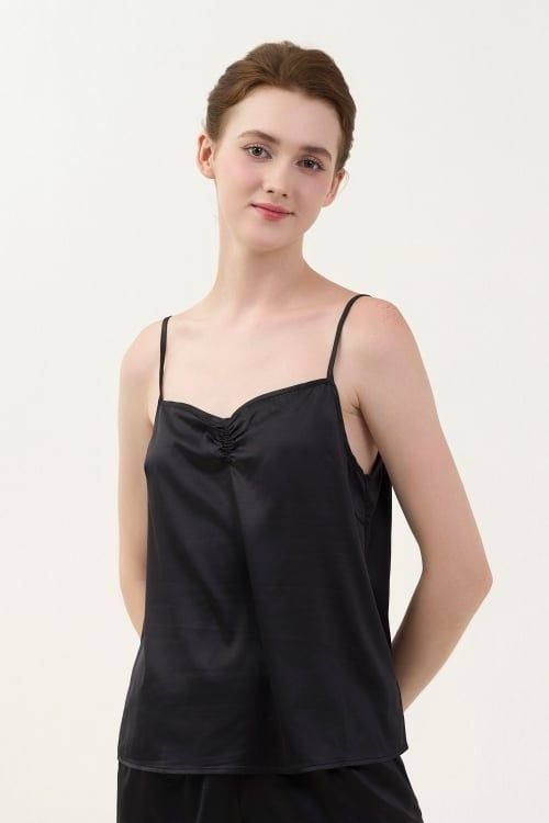  BSS01S5S36-BỘ SATIN SHORT VỚI THIẾT KẾ 2 DÂY QUYẾN RŨ, MANG LẠI CẢM GIÁC MỀM MẠI VÀ THOÁNG MÁT. 