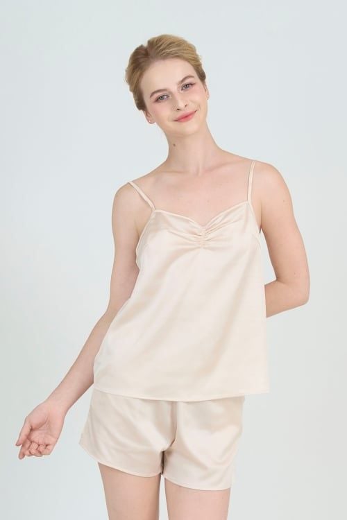  BSS01S5S39-BỘ SATIN SHORT VỚI THIẾT KẾ 2 DÂY QUYẾN RŨ, MANG LẠI CẢM GIÁC MỀM MẠI VÀ THOÁNG MÁT. 