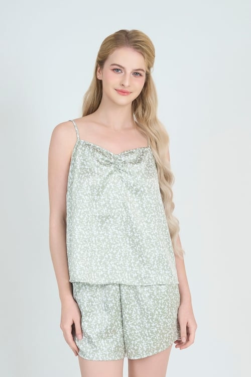 BSS01S5S42-BỘ SATIN SHORT VỚI THIẾT KẾ 2 DÂY QUYẾN RŨ, MANG LẠI CẢM GIÁC MỀM MẠI VÀ THOÁNG MÁT.