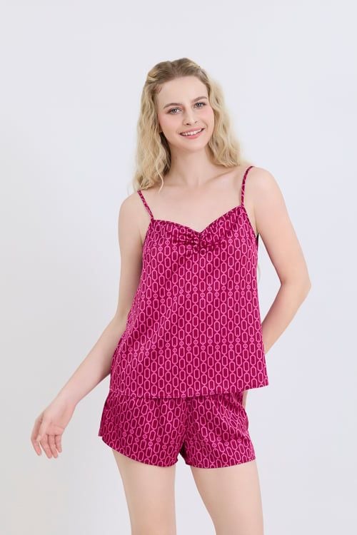  BSS01S5S44-BỘ SATIN SHORT VỚI THIẾT KẾ 2 DÂY QUYẾN RŨ, MANG LẠI CẢM GIÁC MỀM MẠI VÀ THOÁNG MÁT. 
