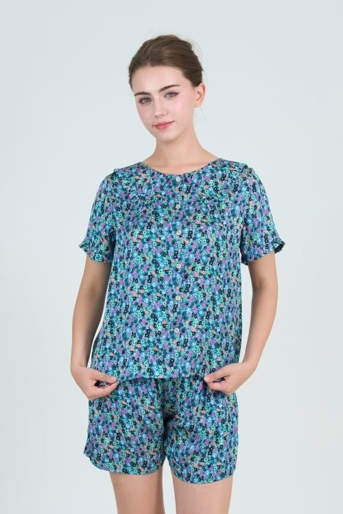  BSS01W5S02-"BỘ SHORT SATIN VỚI THIẾT KẾ CỔ SEN PHỐI BÈO NHẸ NHÀNG, MANG LẠI SỰ TRẺ TRUNG VÀ THOẢI MÁI  " 