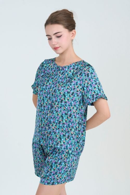 BSS01W5S02-"BỘ SHORT SATIN VỚI THIẾT KẾ CỔ SEN PHỐI BÈO NHẸ NHÀNG, MANG LẠI SỰ TRẺ TRUNG VÀ THOẢI MÁI  " 