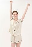  BSS02S5S57-BỘ SHORT SATIN VỚI THIẾT KẾ CỔ PIJAMA MANG PHONG CÁCH NHẸ NHÀNG VÀ THOẢI MÁI KHI MẶC 