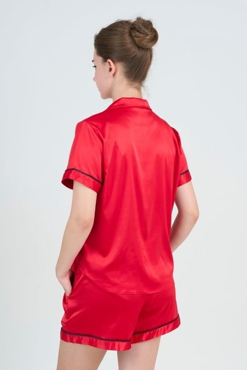  BSS02S5S59-BỘ SHORT SATIN VỚI THIẾT KẾ CỔ PIJAMA MANG PHONG CÁCH NHẸ NHÀNG VÀ THOẢI MÁI KHI MẶC 