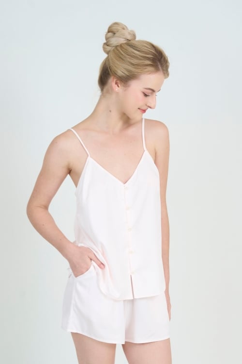 BSS02W5S04-BỘ SHORT SATIN VỚI THIẾT KẾ 2 DÂY QUYẾN RŨ, MANG LẠI CẢM GIÁC MỀM MẠI VÀ THOÁNG MÁT.