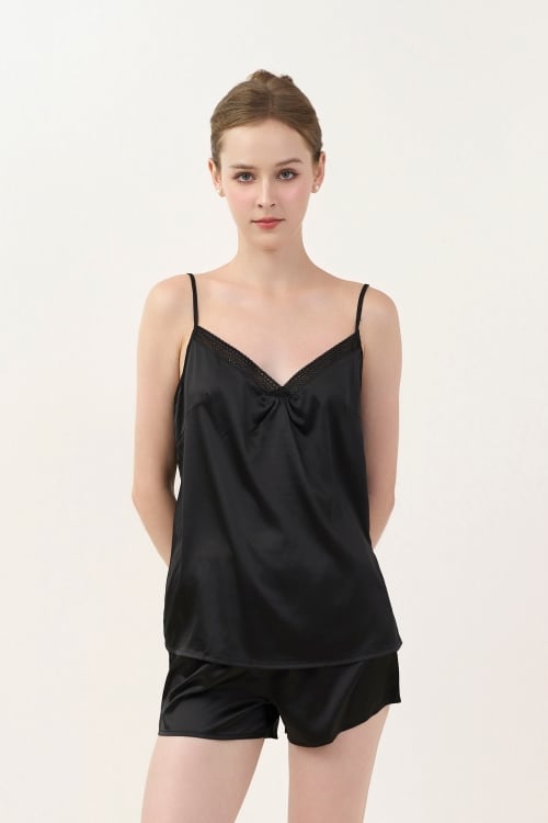 BSS05S5S12-BỘ  SHORT SATIN  VỚI THIẾT KẾ 2 DÂY QUYẾN RŨ, ĐIỂM NHẤN REN NỔI BẬT MANG LẠI CẢM GIÁC MỀM MẠI VÀ THOÁNG MÁT.